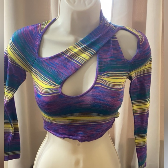 Urban Outfitters Tops - Urban outfitters crop top size small